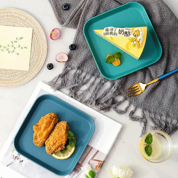 8 Pieces Plastic Plate Set with Stand Stackable Indoor Outdoor