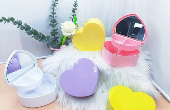 Heart-Shaped Jewelry Box - Elegant Love Mirror Jewelry Storage Organizer for Necklaces, Bracelets, Rings, and Earrings - Perfect for Students and Dorm Rooms - Image 3