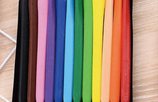 Multi-Color Crayons - 12 Colors Non-Stick, Washable Kids Art Crayons - Easy to Clean Painting Plastic Crayon Set - Image 3