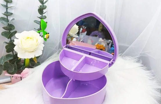 Heart-Shaped Jewelry Box - Elegant Love Mirror Jewelry Storage Organizer for Necklaces, Bracelets, Rings, and Earrings - Perfect for Students and Dorm Rooms