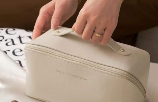 Portable Makeup Leather Pouch - Image 5