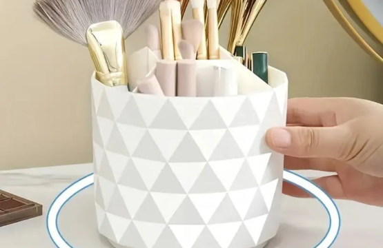Diamond Rotating Brush Organizer - Image 3