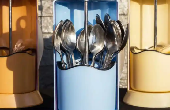 Rotating Cutlery Organizer with Lid - Image 7