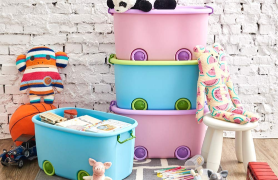 Storage Box Container with Closing lid, Wheels and Side Locking Handles Organizer for Kid's Toys, Clothes - Image 3