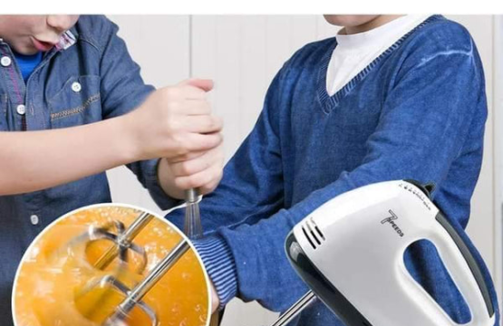 7 Speed Stainless Steel Electronic Egg Beater - Image 2