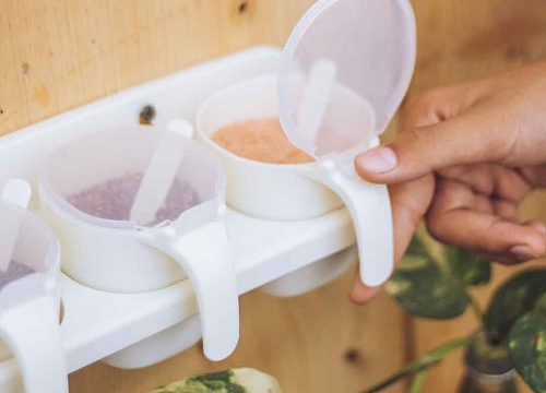 Appollo Chilli Spice Rack | Lightweight & BPA-Free Spice Organizer with Spoons - Image 4