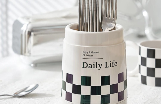 Plastic Cutlery Holder with Lid Storage Rack for Kitchen Organization - Image 3