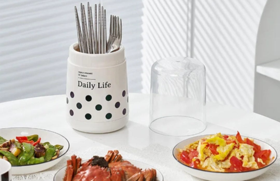 Plastic Cutlery Holder with Lid Storage Rack for Kitchen Organization - Image 4