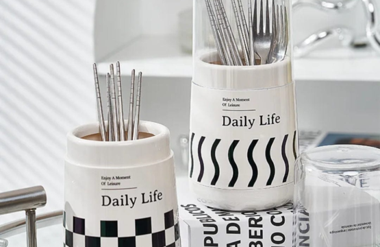Plastic Cutlery Holder with Lid Storage Rack for Kitchen Organization - Image 5
