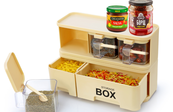Compact 3 Jar Spice Rack with Clear Crystal Jars ? Sleek and Space-Efficient Kitchen Organizer