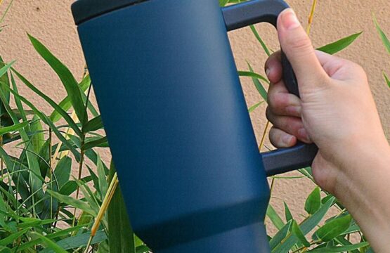 1200ml Flat-Bottom Stainless Steel Drinking Cup with Handle and Strap – Reusable, Insulated Water Bottle thumbler for Outdoor Travel, Car Use, and Camping - Image 5