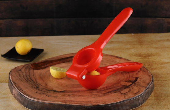 Elegant Plastic Lemon Squeezer - Image 2