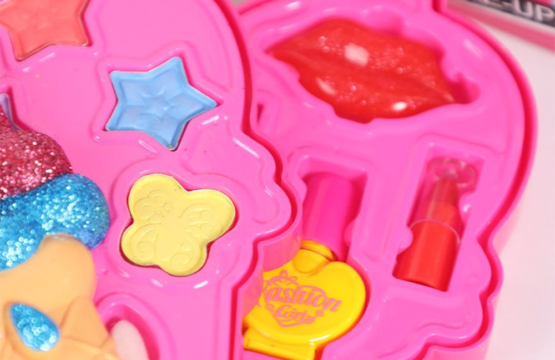 Ice Cream Makeup Set For Girls - Image 4