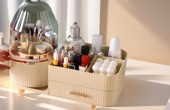 Rotating Brush with Cosmetic Organizer (Box Packing) Random Colours - Image 5