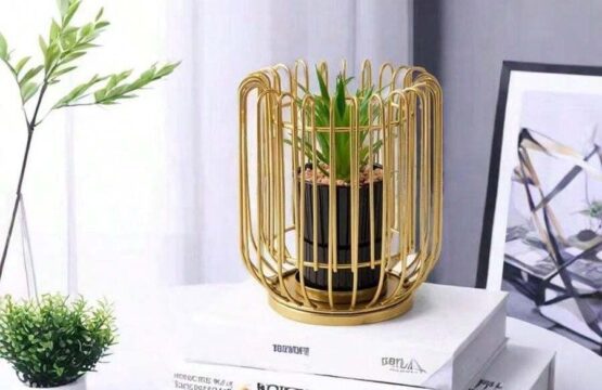 Creative geometric d?cor made of golden iron, suitable for tables and artificial plants placed inside pots, as well as decorations for home or office desks. - Image 2