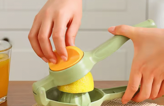 Manual Lemon Squeezer - Image 4