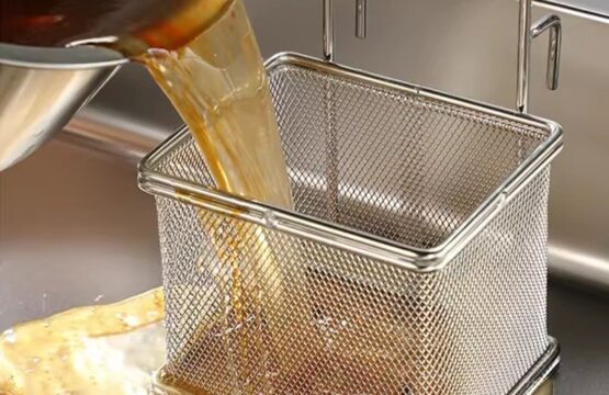 Stainless Steel Hot Pot Colander with Hook Fryer Mesh Skimmer & Food Strainer