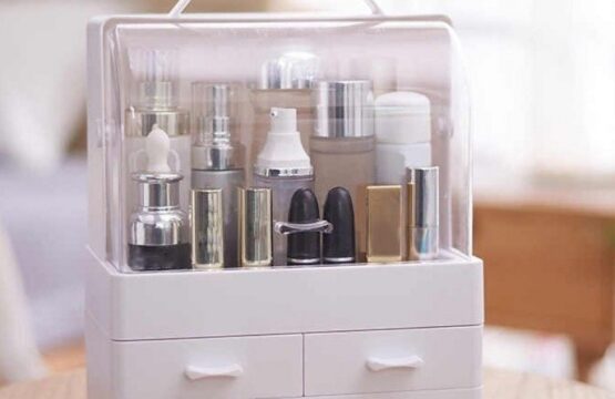 High-Capacity Portable Cosmetic Organizer with Drawers