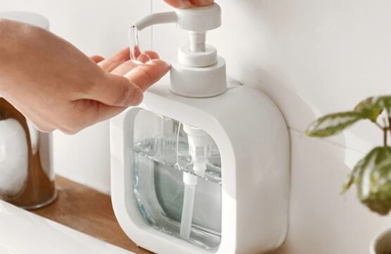 Transparent Square Shape Liquid Soap Dispense - Image 5
