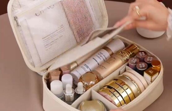 PU Leather Double Layer Makeup Bag Large Capacity Cosmetic Bag Luxury Cosmetics Womens Travel Organizer (Mix/Random colour) - Image 2