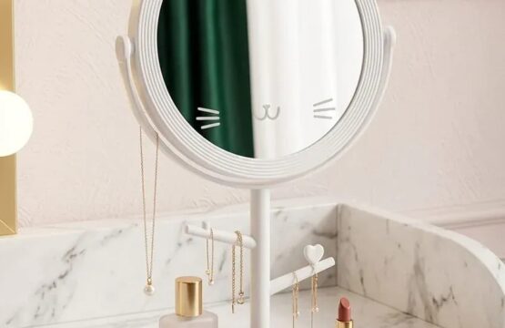 Adorable Cat-Shaped 360° Rotating Tabletop Makeup Mirror